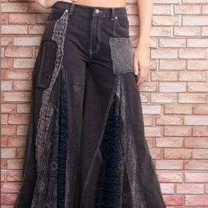 Blue Velvet like new black flare wide leg jeans with lace insert